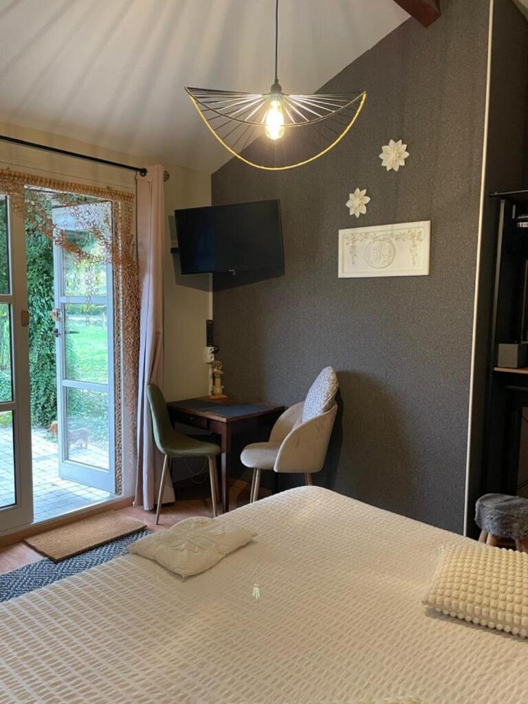Gite Et Studios Les Barongeres Farges-lès-Chalon Kültér fotó