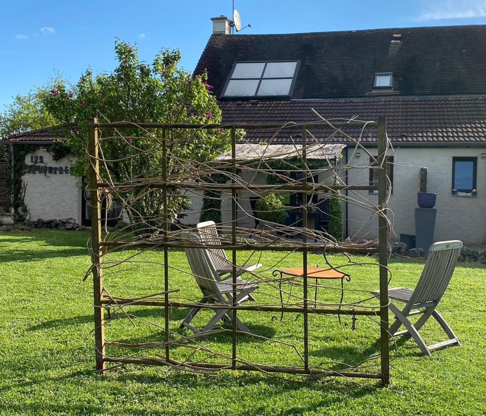 Gite Et Studios Les Barongeres Farges-lès-Chalon Kültér fotó