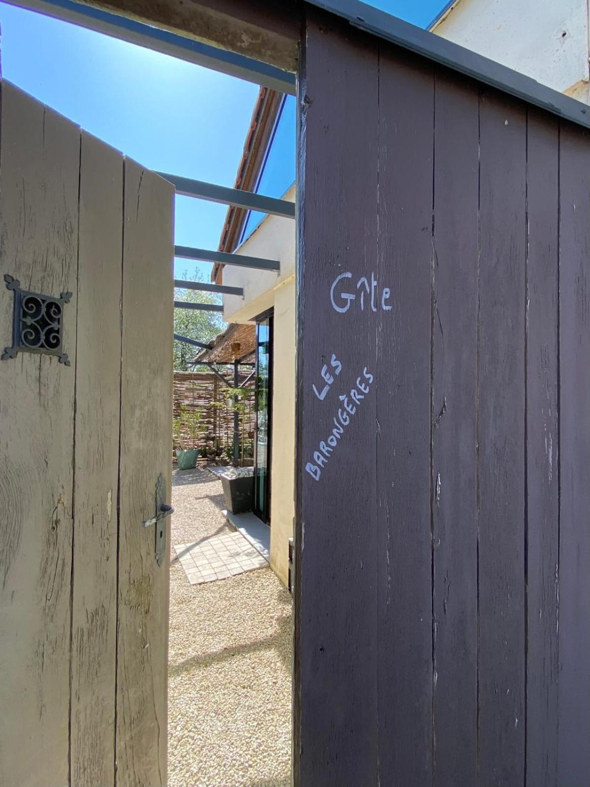 Gite Et Studios Les Barongeres Farges-lès-Chalon Kültér fotó